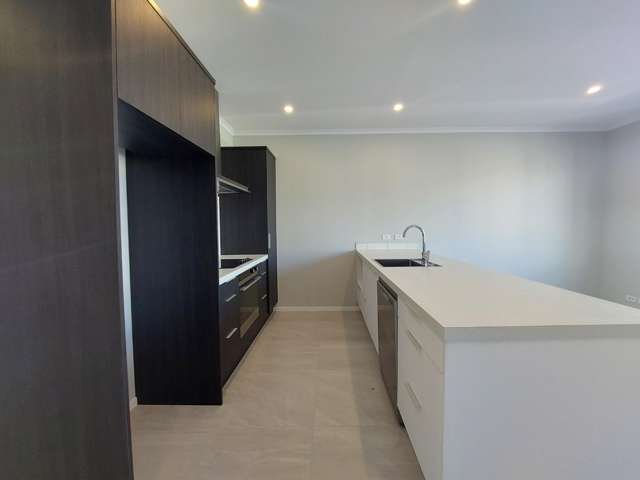 10/4 Matimati Place Hobsonville_1