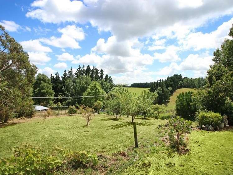 127 Kahuterawa Road Linton_28