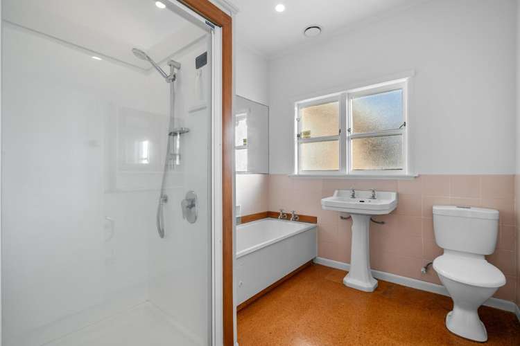 33 Dalethorpe Avenue 10458_13