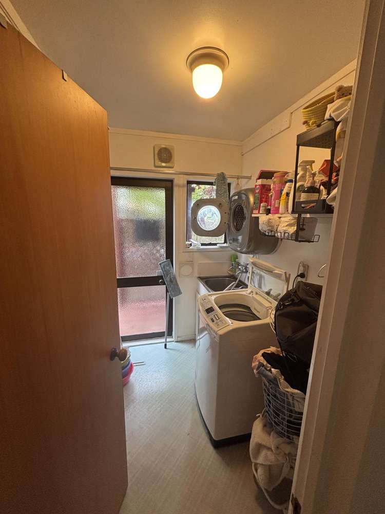 9 Greenvalley Rise Glenfield_15