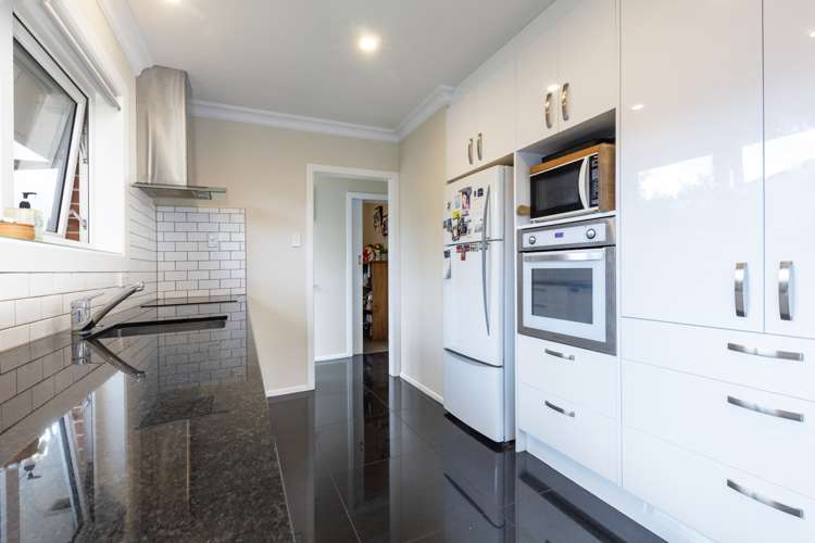 12a Mersey Place New Windsor_11