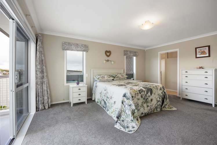 15 Evergreen Rise Grandview Heights_12