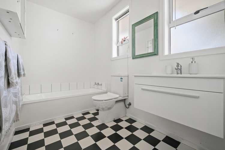 90 Hargood Street Woolston_11