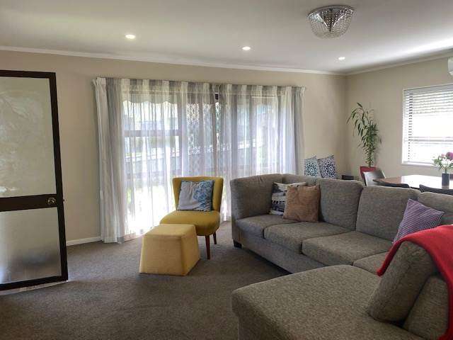 16 Ray Small Drive Papakura_3
