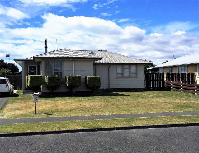 10 Plowman Crescent Onekawa_2