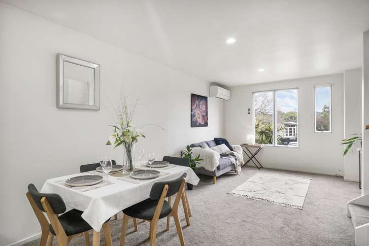 435B West Coast Road_1