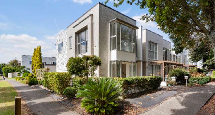 77 Popokatea Drive_0