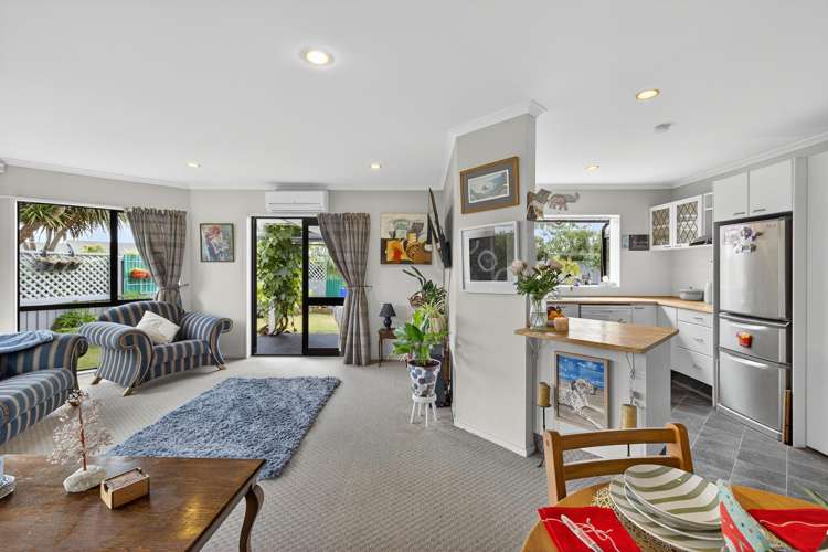 2/7 Crofts Lane Parklands_8