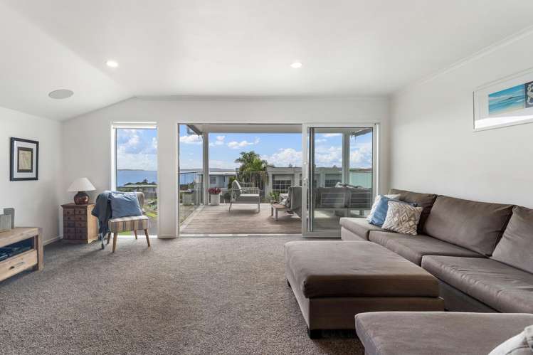 6 Crossland Place Maraetai_28