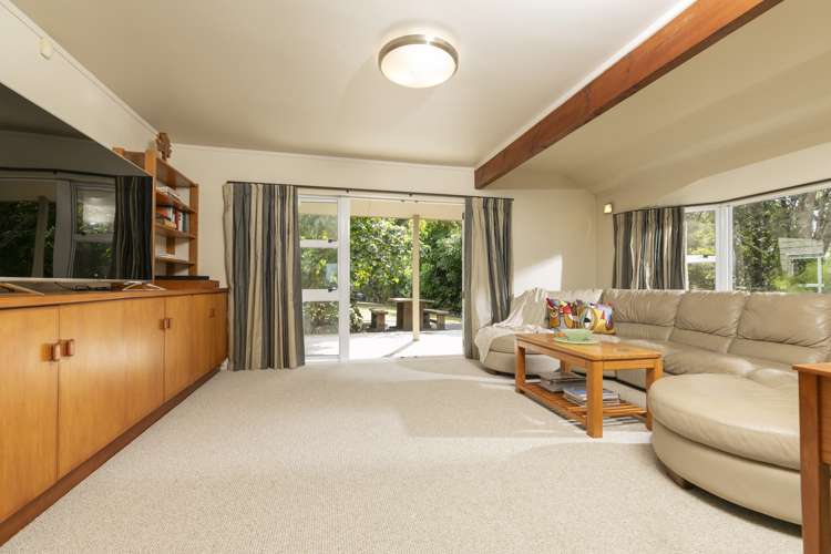 335 Ridge Road Paremoremo_11