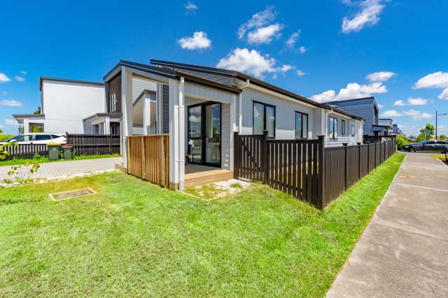 Very affordable - Stylish Living in the Heart of Karaka