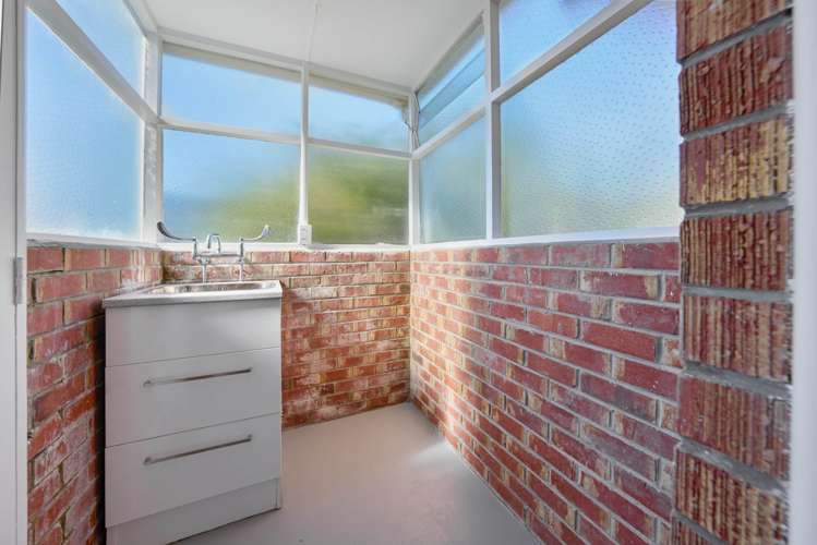 1&2/29 Eban Avenue Hillcrest_11