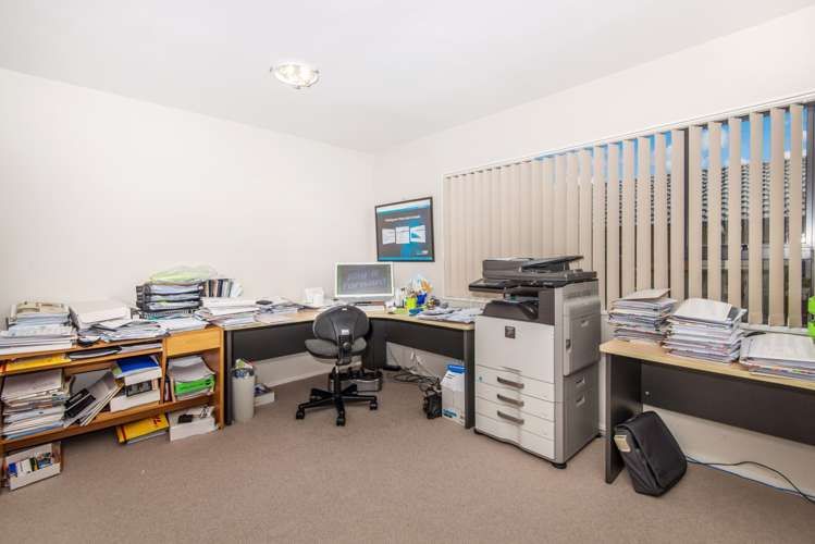 17 Riverglade Parkway Te Atatu South_10