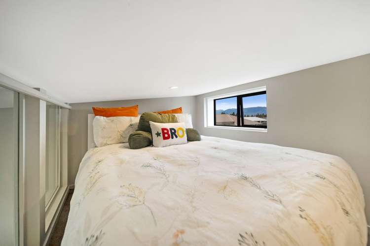 75 Orbell Crescent Te Anau_8