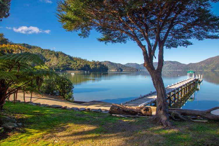 7098 Kenepuru Road Kenepuru Sound_13