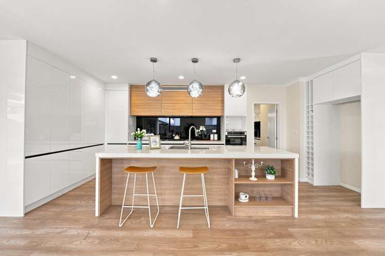 3 Golden Avenue_4