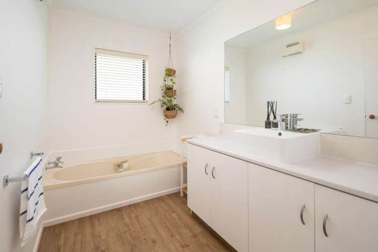108 Moana View Road Waikawa Bay_14