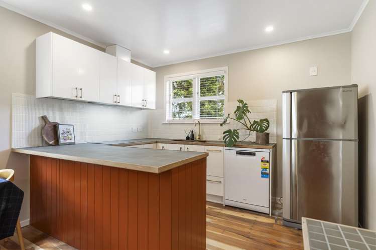 24d Clinton Avenue Te Atatu Peninsula_2