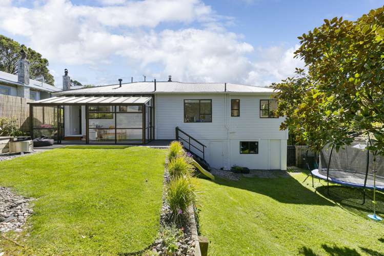 53 Tarawera Road Johnsonville_9
