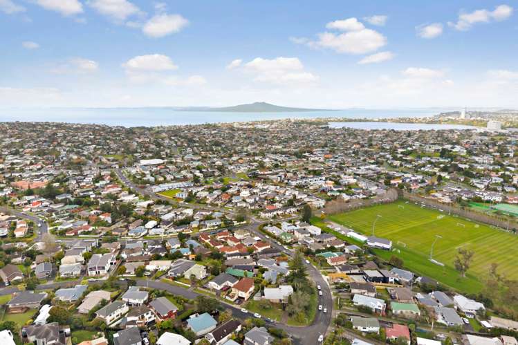 1 Kennedy Avenue Forrest Hill_16