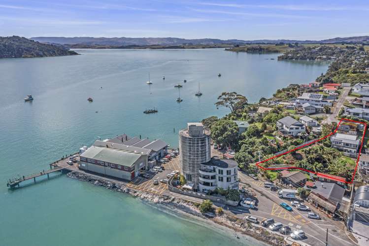 77 Wallis Street Raglan_1