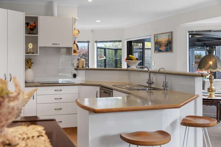 32 Bahamas Key Papamoa_4