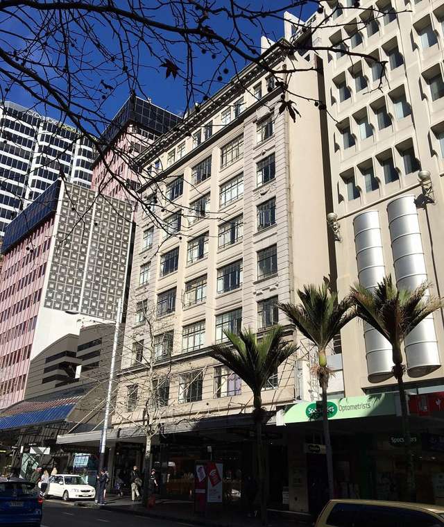 Studio apartment, Central Queen St, Auckland CBD