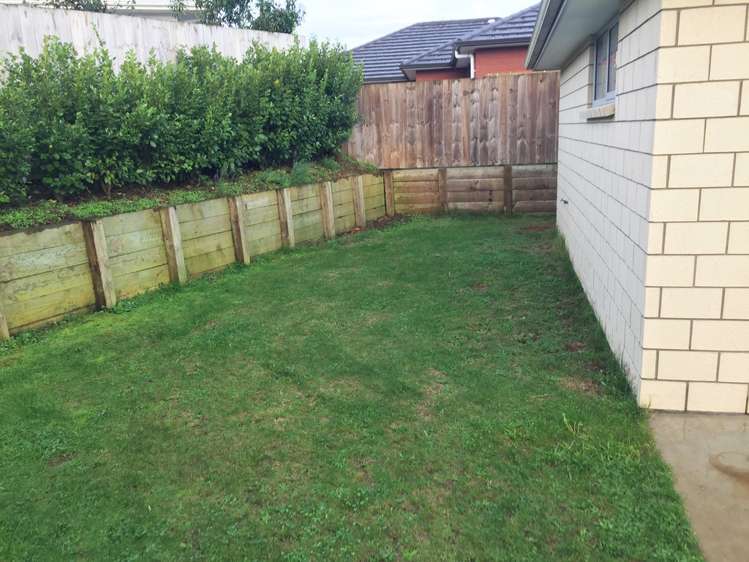 17 Cabourne Drive Glenview_12