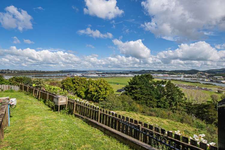 25 Memorial Drive Parahaki_28