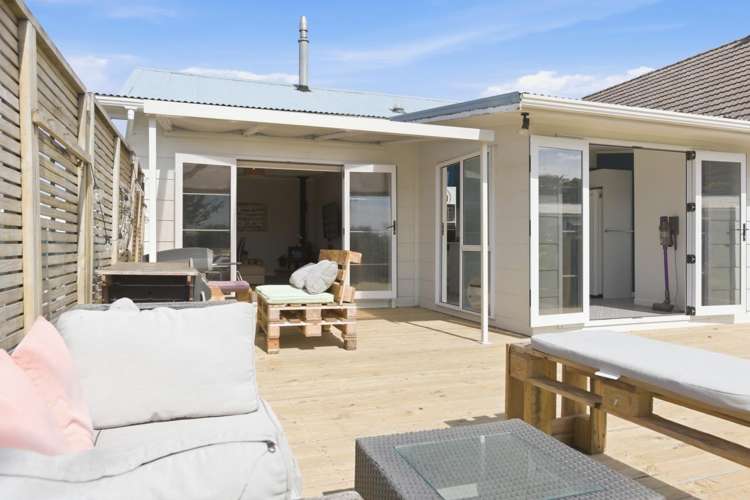 60 Tukapa Street Westown_25