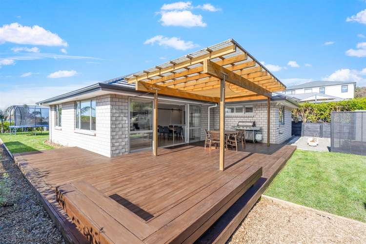 5 Tirohanga Crescent Stanmore Bay_11