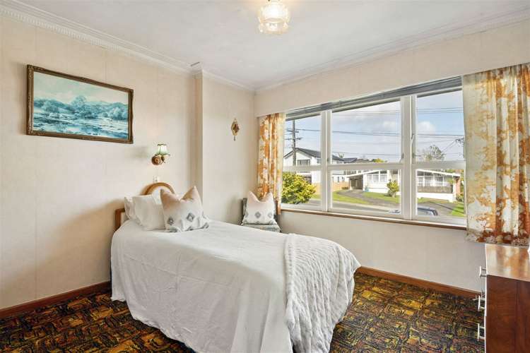 84 Royal View Road Te Atatu South_21