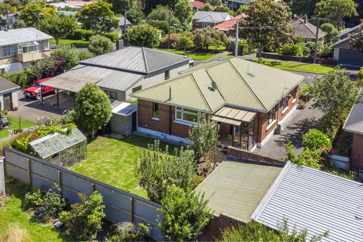 22 Ainslee Place North East Valley_26