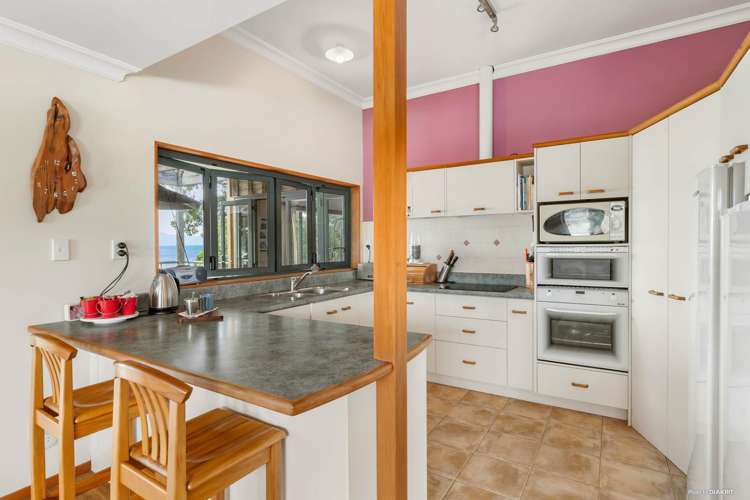 1684 East Coast Road Whakatiwai_9