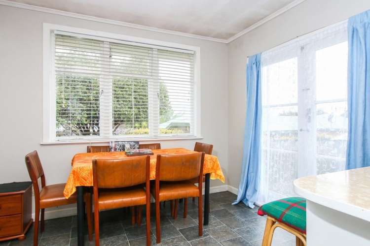 27 Flanshaw Road Te Atatu South_7