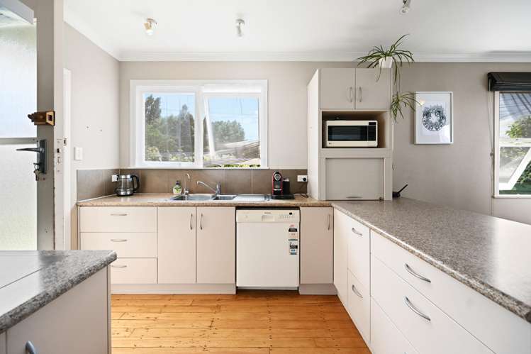 15 Tomin Road Glenview_18