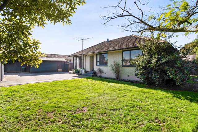 Must be Sold! Vacant Possession!