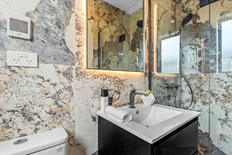 32 Furlough Road Opaheke_2