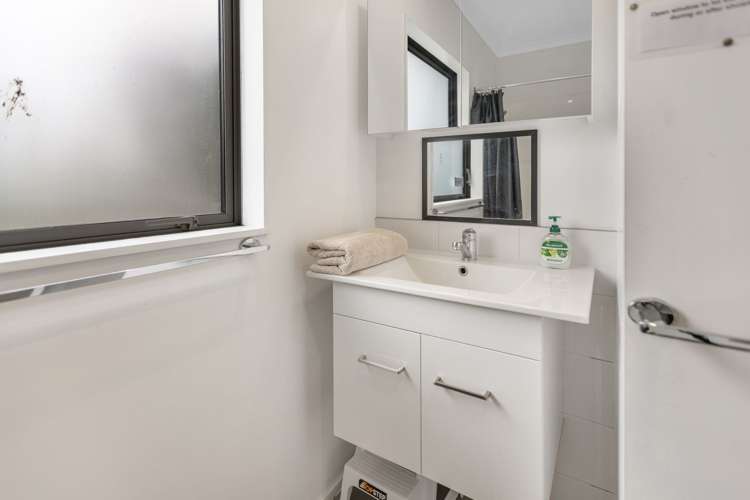 16 Mahanga Road Fairy Springs_18