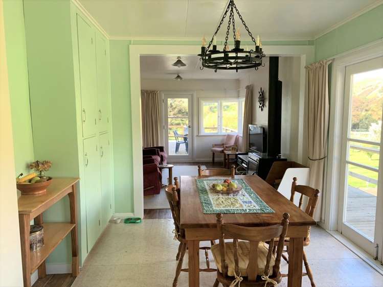 1550 Coast Road Pongaroa_15