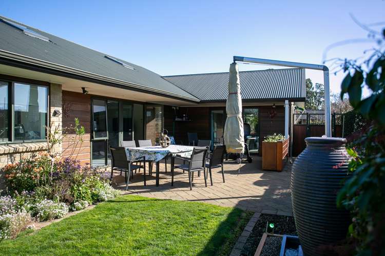 10 Fairburn Place Leamington_25