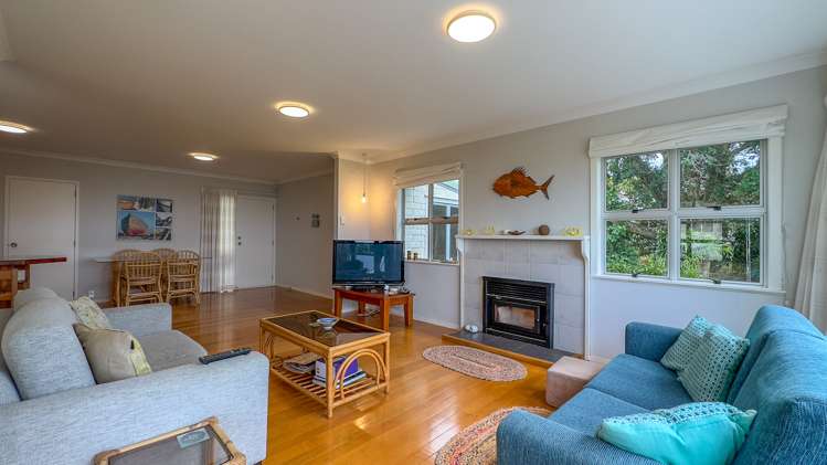 107 Howard Road Orere Point_11