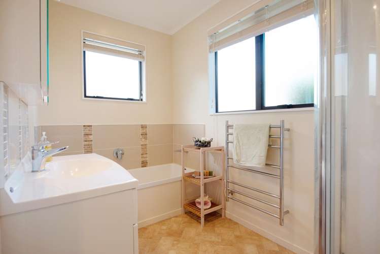 29 Gaya Grove Ngaio_16