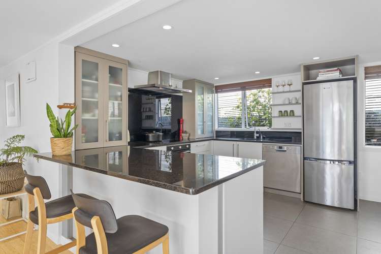 75a Marine Parade Paraparaumu Beach_5