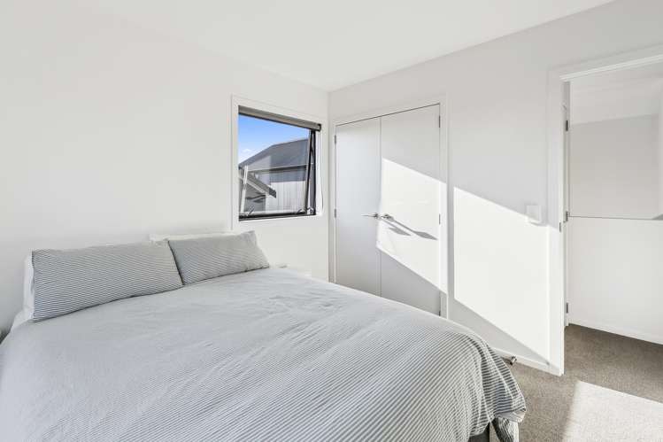 8 Astelia Way Woodridge_10