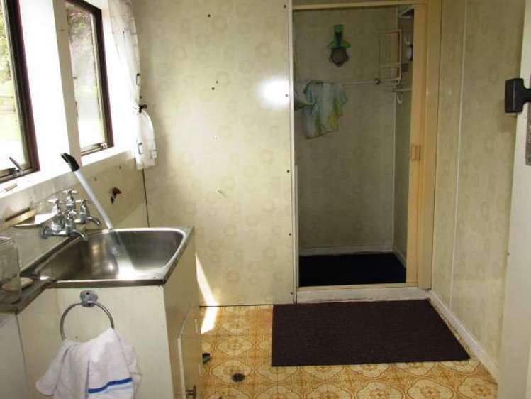 2 Shearman Street Reefton_10