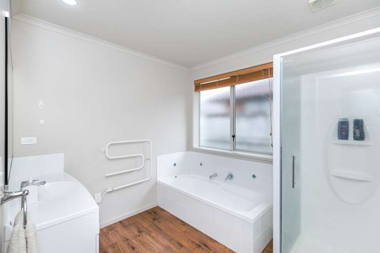 49 Parkside Drive Huntington_16