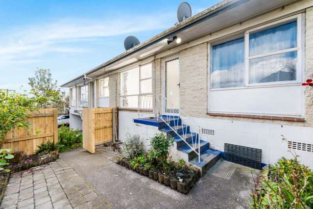 Sunny & Affordable Unit - Vendor Must Sell!