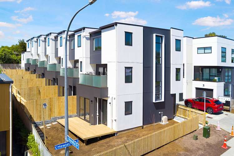 1/16 Hewlett road Massey_1