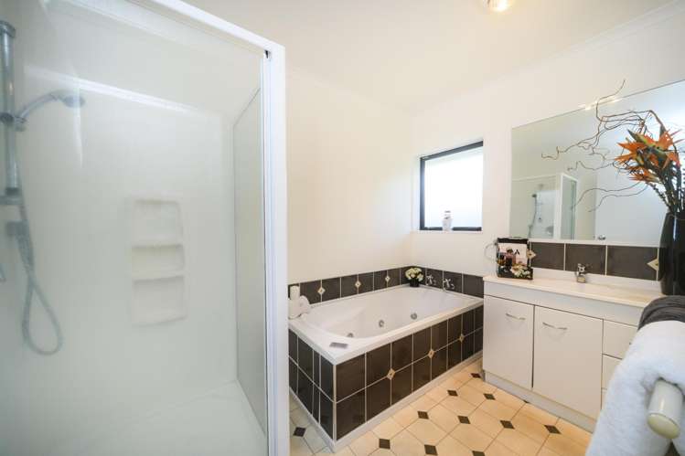 9 Alpine Grove Kelvin Grove_16